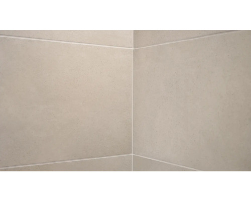 Wandtegels met voegen in het interieur