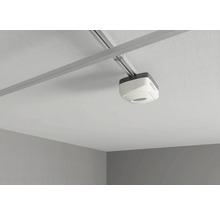 Garagepoortopener aan het plafond gemonteerd