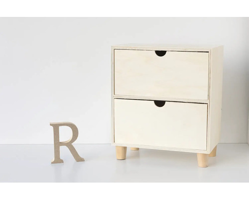 Klein houten kastje met twee lades en houten letter R