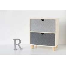 Nachtkastje met twee laden en een grijze decoratieve letter R