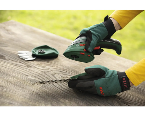 Accuschaar voor gras en struiken met accessoires en handschoenen