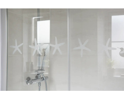 Douche met zeesterrenpatroon en douchearmatuur