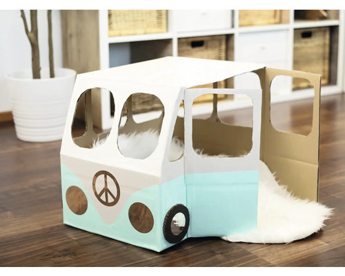 Speelhuis van karton in de vorm van een hippiebusje