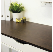 Bureau met lade, houten oppervlak, kantooraccessoires