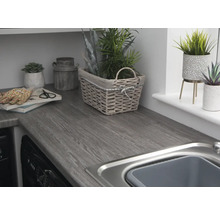 Werkblad met houtlook, decoratie en gootsteen