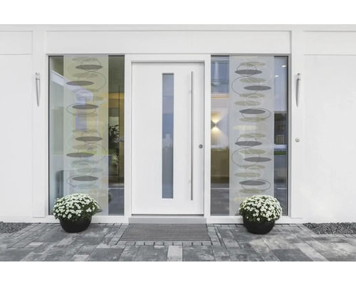 Witte voordeur met glaselement en zijruiten met decoratieve folie