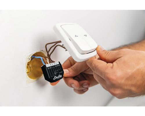 Installatie van een Shelly Smart Home apparaat op een lichtschakelaar