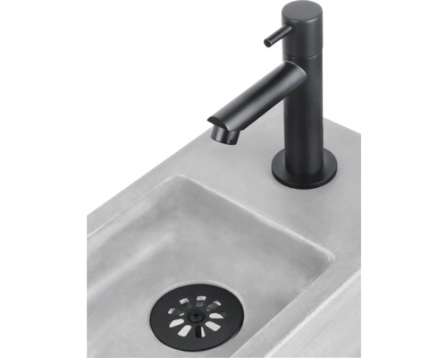 Wastafel met kraan en afvoergarnituur