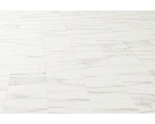 Tegels met marmerlook op de vloer