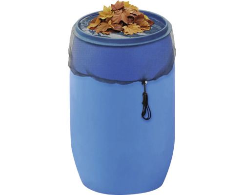 Regenton met bladvangnet en bladeren