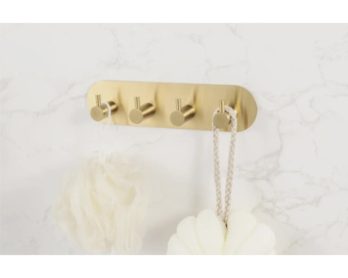 Wandkapstok met vier haken in de badkamer