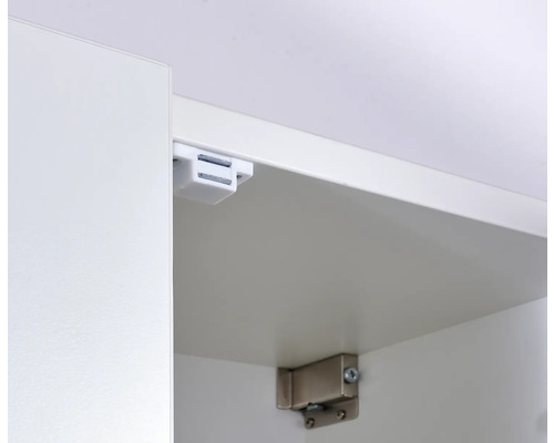 Witte kast met magnetische sluiting