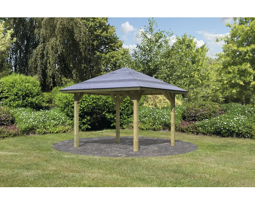 Houten tuinpaviljoen met dak in de tuin