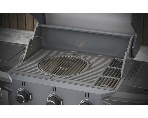 Barbecue met grillrooster en open deksel