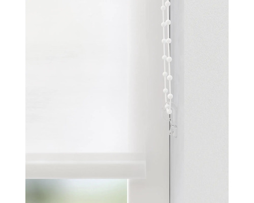 Wit rolgordijn met bedieningsketting