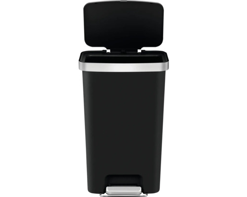 Open zwarte pedaalemmer met metalen elementen