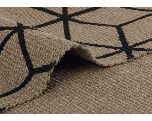 Vloerkleed van natuurlijke vezels met geometrisch patroon