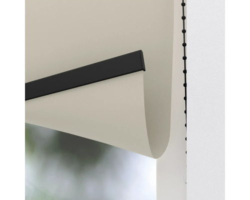 Detailopname van een rolgordijn met kettingbediening