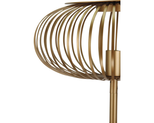 Detailopname van een staande lamp met metalen frame