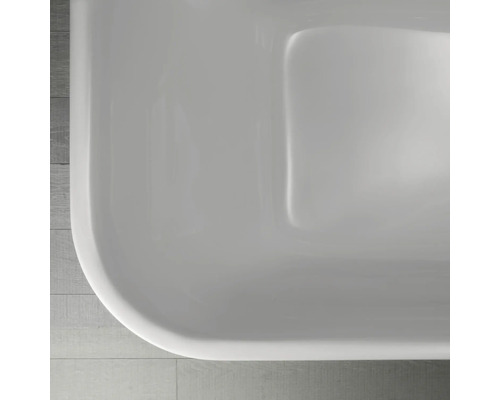 Detailweergave van een badkuip met afgeronde hoeken