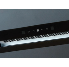 Detailweergave van een afzuigkap met bedieningspaneel en verlichting