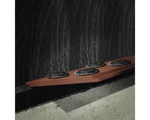 Detailopname van een noppenfolie voor drainage met aangevormde glijmiddeldepots.