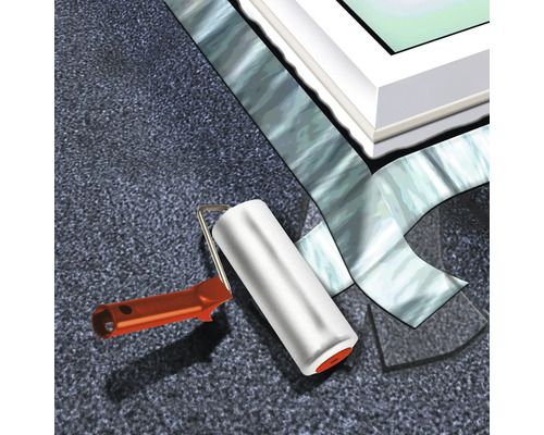 Dakvenster afdichting met afdichtband en verfroller