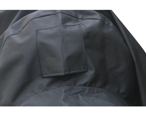 Gedetailleerde weergave van een grijze beschermhoes met vierkante zak