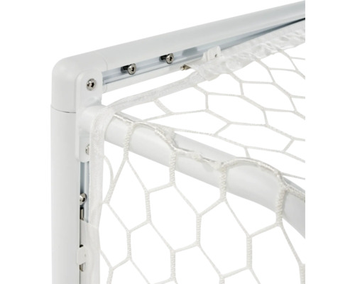 Detail van een voetbaldoel met net