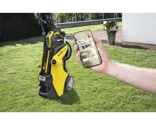 Kärcher hogedrukreiniger K7 Smart Control met smartphone app op gazon