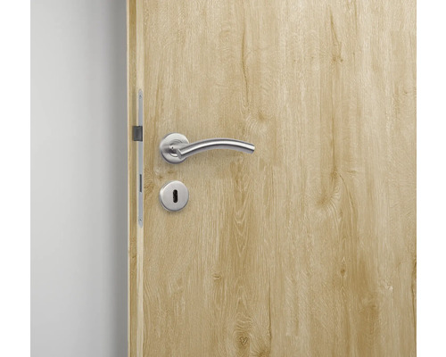 Houten deur met deurgreep en slot