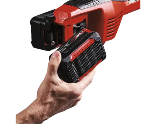 Accupack wordt in een tuingereedschap geplaatst