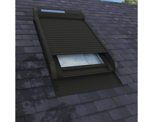 Dakvenster met rolluik op een dak