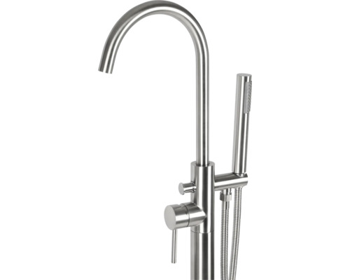 Vrijstaande badkraan van metaal met handdouche