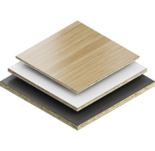 Decoratieve spaanplaten stapel met hout-, wit- en zwartdecor