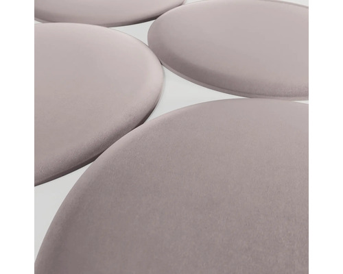 Meerdere ronde stoffen zitkussens