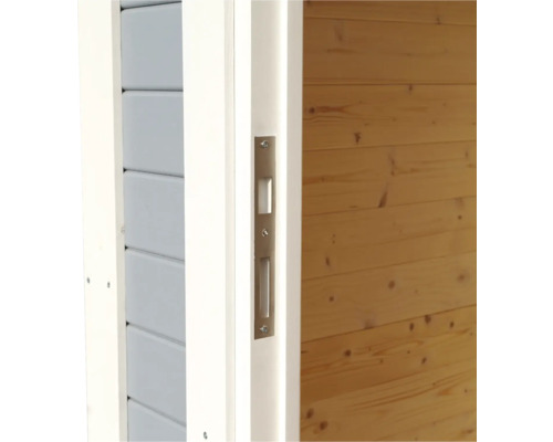 Detailopname van een deurslot op een houten deur