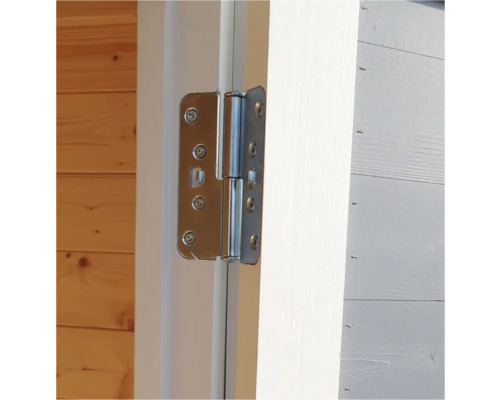 Close-up van een metalen deurscharnier op een houten deur