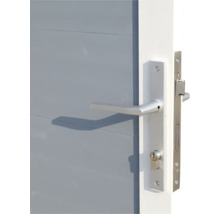 Close-up van een grijze deur met zilverkleurige deurklink en slot