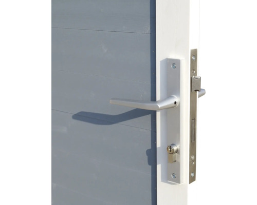 Deurbeslag met handgreep op een houten deur