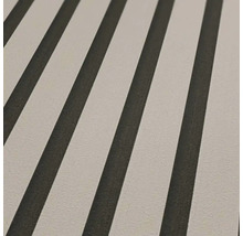 Behang met streepmotief