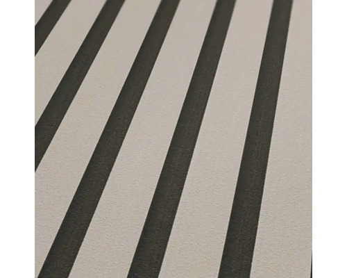 Behang met streepmotief