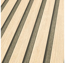 Close-up van een houten lambrisering met een ribbeldesign