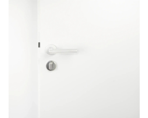 Witte binnendeur met zilverkleurige deurklink en slot