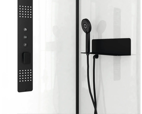 Douchepaneel met handdouche en opbergrek in de doucheruimte.