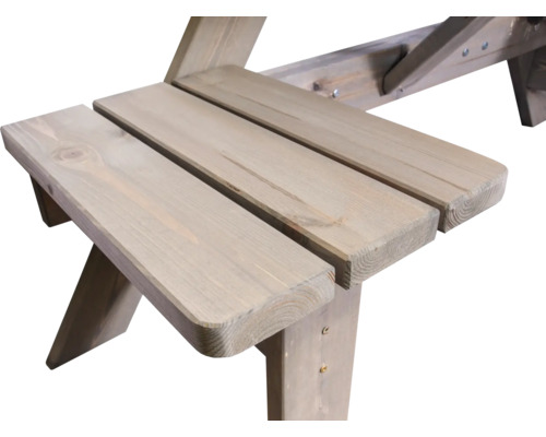 Detailopname van een houten tuintafelbank