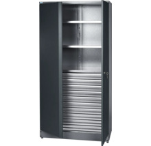 Geopende draaideurkast met legplanken en rolluik