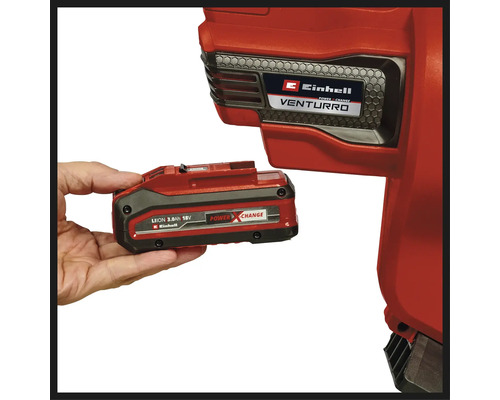 Einhell Power X-Change accu wordt in een Einhell apparaat geplaatst