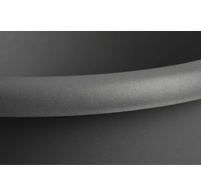 Gedetailleerde opname van een vuurschaalrand.