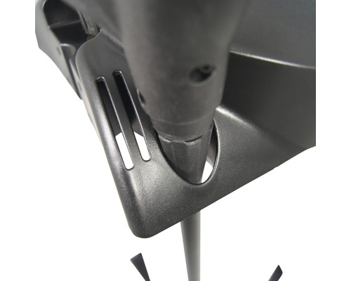 Detailopname van een zwarte grillstandaard.